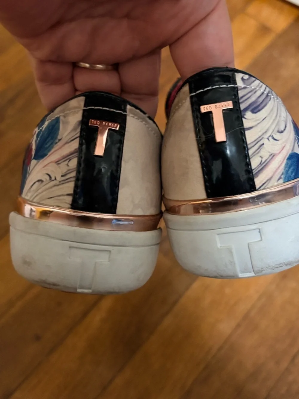 Ted Baker Laulei Women's floral slip on sneakers trainers. - Picture 4 of 8